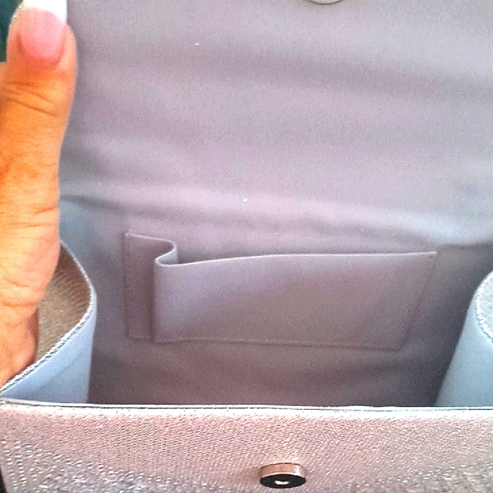 Elegant Silver Handbag - Picture 4 of 4